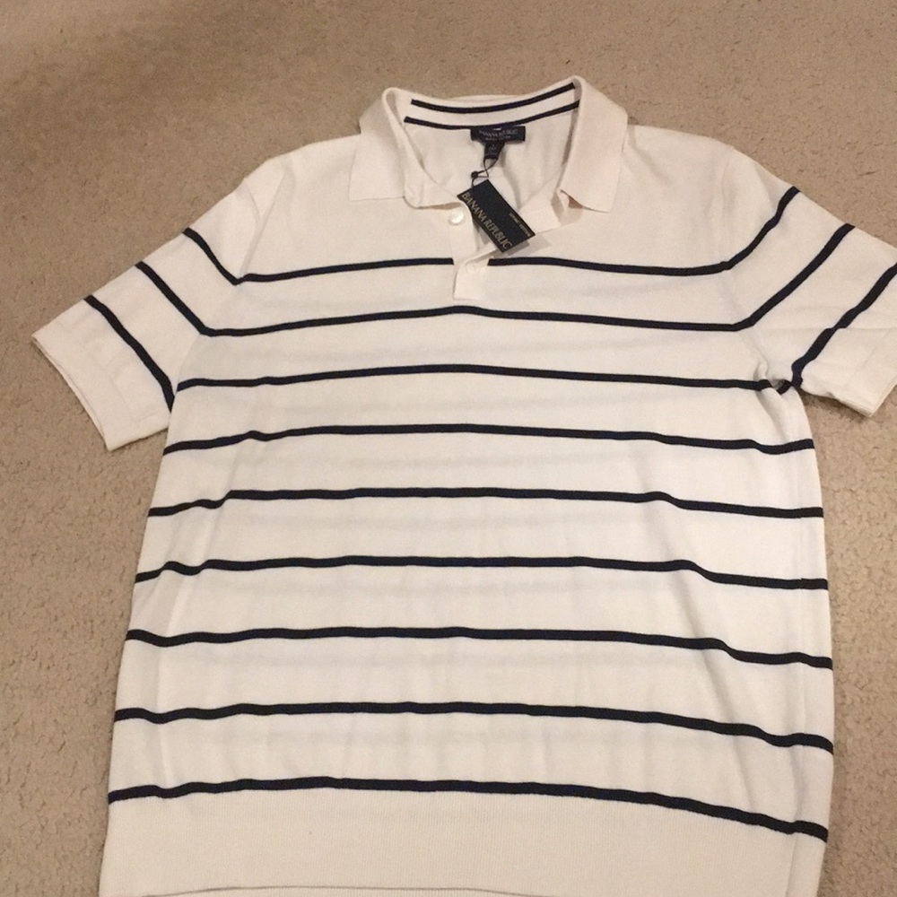 Banana Republic short sleeve knit shirt